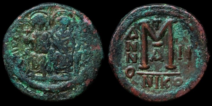 Follis de Justin II et Sophie émis à Nikomedie A Anno II