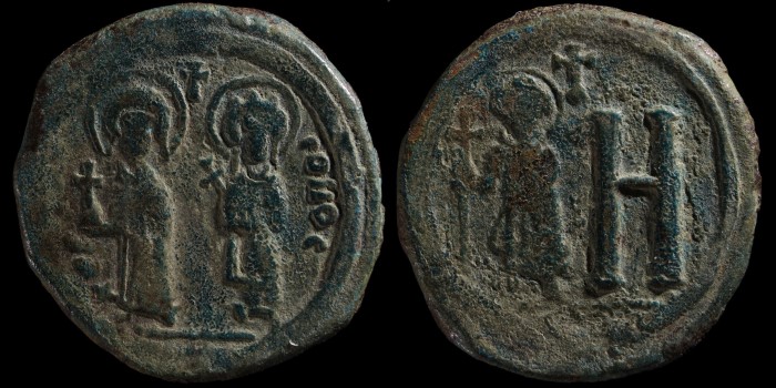 Follis de Tibère II Constantin et Ino Anastasia émis à Cherson