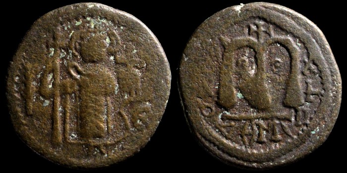 Follis Arabo-byzantin du calife Mu'awiya I ibn Abi Sufyan (pseudo-damascus) émis à Damas