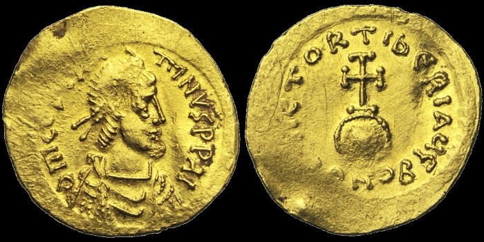 Semissis de Tibère Constantin émis à Constantinople