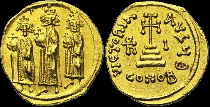 Solidus, 636-637, Constantinople. Off. tenant 10e indiction. émis sous Héraclius