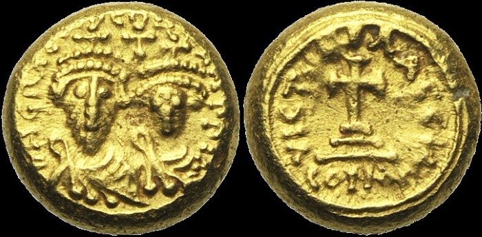 Solidus globulaire, 637-638, Carthage. 11e indiction. Hybride frappé avec un coin de droit de la 10e indiction. émis sous Héraclius