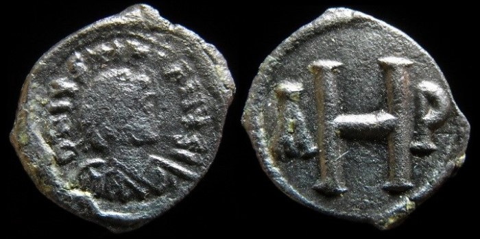 8 nummis de Justinien émis à Thessalonique