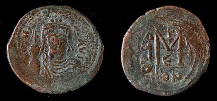 Follis d'Héraclius émis à Constantinople, officine Є, Anno II/I