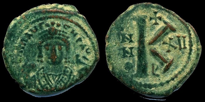 Demi Follis de Maurice Tibère émis à Theoupolis R Anno XII