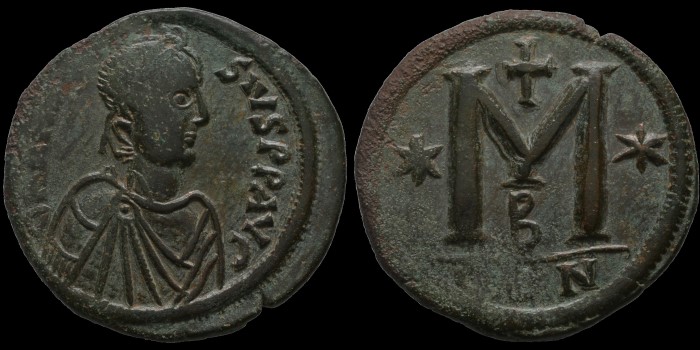Follis d'Anastase émis à Constantinople avec Etoiles