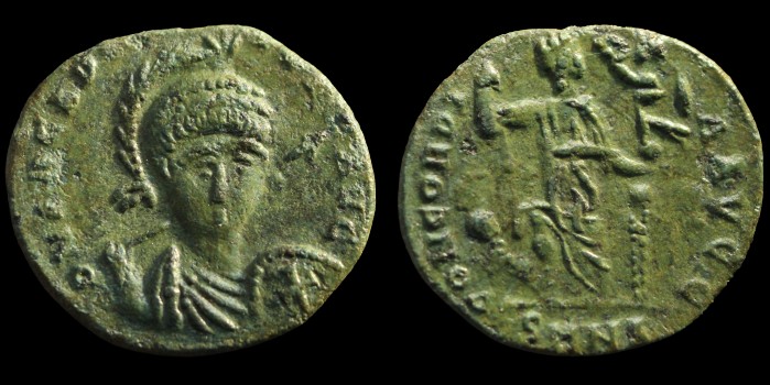Centenionalis d'Arcadius avec une Constantinople émis à Nicomédie