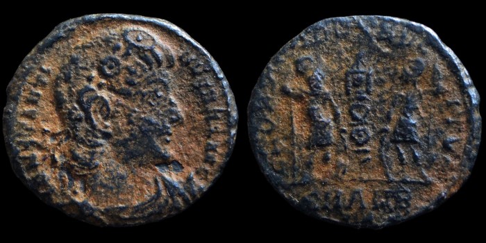 AE3 Centenionalis de Constantin aux 2 soldats émis à Antioche