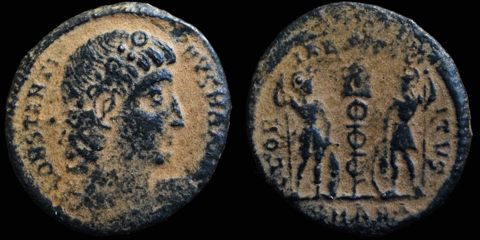 AE3 Centenionalis réduit de Constantin II aux deux soldats émis à Antioche