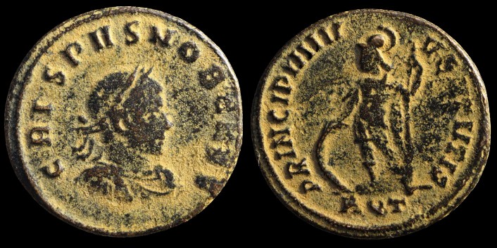 AE3 Centenionalis de Crispus avec l'empereur en habit militaire émis à Aquilée