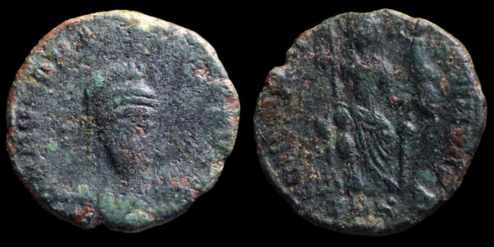 AE3 Centenionalis d'Honorius avec Concordia émis à Constantinople