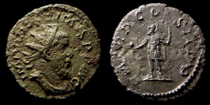Antoninien de Postume avec l'empereur tenant un globe et une lance émis à Lyon