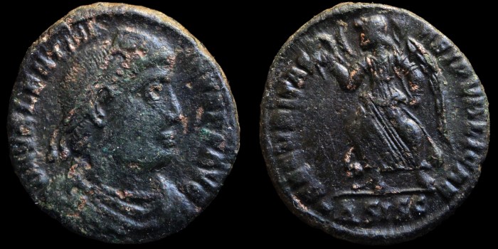AE3 Centenionalis de Valentinien avec la victoire émis à Siscia