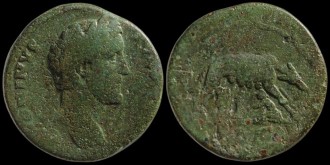 RIC 650, Sear 4241 - Sesterce d'Antonin avec la louve