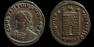RIC VII 73 Antioche - AE2 Centenionalis de Constantin II César à la porte de camp émis à Antioche