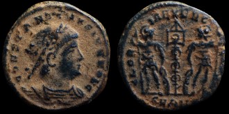 RIC VII 109 Antioche - AE3 Centenionalis réduit de Constantin II César aux deux soldats émis à Antioche