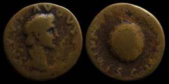 RIC 131, Sear 3079 - Dupondius de Nerva avec Divus Agustus et le Globe