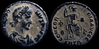 RIC IX 47c-d Antioche - AE3 Centenionalis de Théodose avec Concordia émis à Antioche