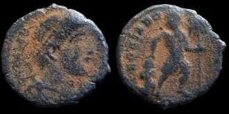 RIC IX 10b-c Antioche - AE3 Centenionalis de Valens avec l'empereur debout émis à Antioche