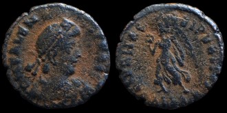 RIC IX 3b Alexandrie - AE3 Centenionalis de Valens avec la victoire émis à Alexandrie