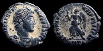 RIC IX 12a Antioche - AE3 Centenionalis de Valentinien avec la victoire émis à Antioche