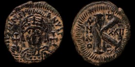 Sear 230 - Demi Follis de Justinien émis à Theoupolis