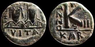 Sear 395 - Demi Follis de Justin II et Sophie émis à Carthage