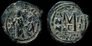 Sear 805 - Follis d'Héraclius émis à Constantinople, officine Γ, Anno III surfrappé sur un follis de Phocas