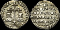 Sear 1810 - Miliaresion, 977-989, Constantinople. émis sous Basile II le Bulgarochtone avec Constantin VIII