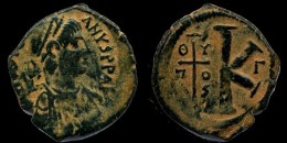 Sear 227 - Demi Follis de Justinien émis à Theoupolis