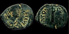 Sear 233 - Decanummium de Justinien émis à Theoupolis